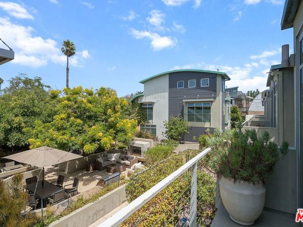 512 Brooks Avenue 6, Venice CA 90291