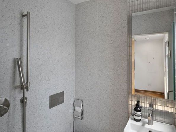 512 Brooks Avenue 6, Venice CA 90291