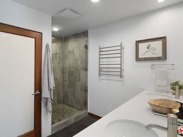 512 Brooks Avenue 6, Venice CA 90291