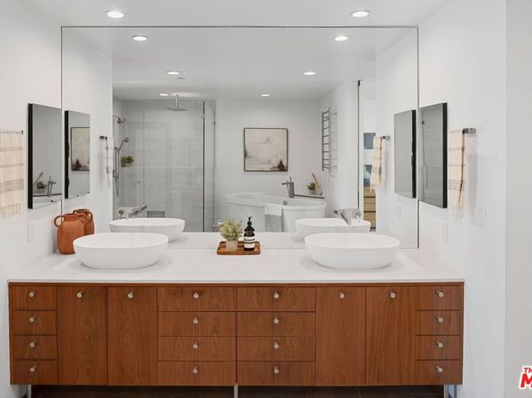512 Brooks Avenue 6, Venice CA 90291