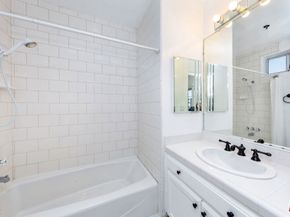 2205 S Bentley Avenue 302, Los Angeles CA 90064