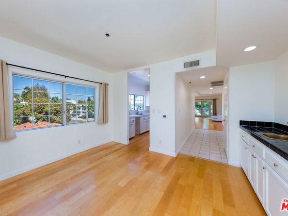 2205 S Bentley Avenue 302, Los Angeles CA 90064