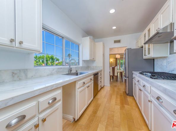 2205 S Bentley Avenue 302, Los Angeles CA 90064