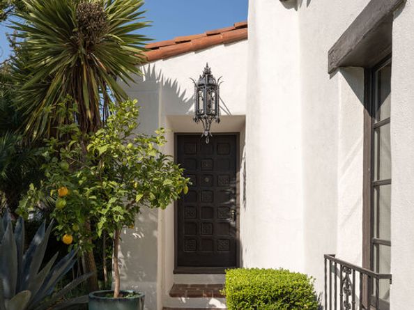 1012 Superba Avenue, Venice CA 90291