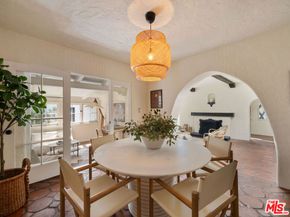 1012 Superba Avenue, Venice CA 90291