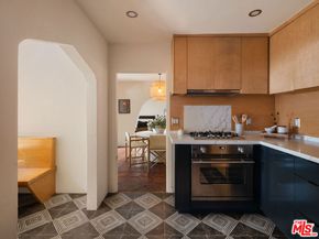 1012 Superba Avenue, Venice CA 90291