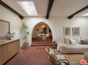 1012 Superba Avenue, Venice CA 90291