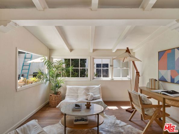 1012 Superba Avenue, Venice CA 90291