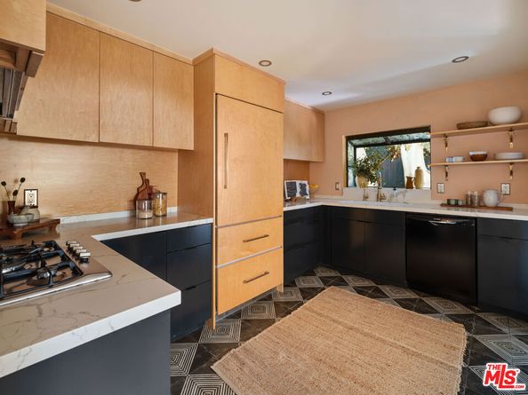 1012 Superba Avenue, Venice CA 90291