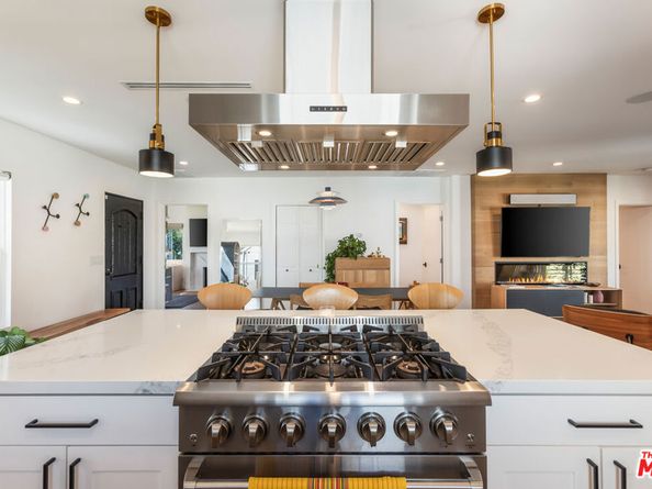 11019 Hortense Street, North Hollywood CA 91602