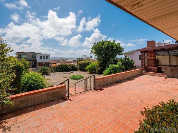 4964 Kendall St., San Diego CA 92109