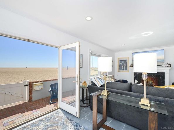 206 E Oceanfront, Newport Beach CA 92661