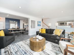 206 E Oceanfront, Newport Beach CA 92661