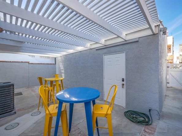 206 E Oceanfront, Newport Beach CA 92661