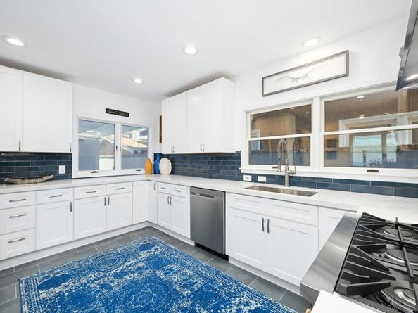 206 E Oceanfront, Newport Beach CA 92661