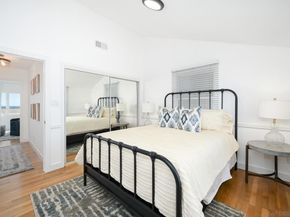 206 E Oceanfront, Newport Beach CA 92661