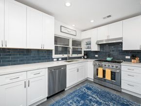 206 E Oceanfront, Newport Beach CA 92661