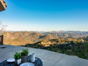 1152 Stoneridge Dr., El Cajon CA 92021