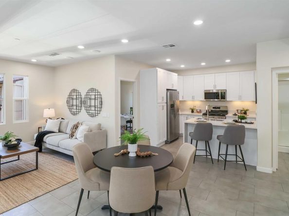 2184 Cosmo Way, San Marcos CA 92078