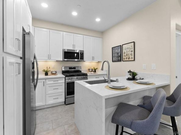 2184 Cosmo Way, San Marcos CA 92078