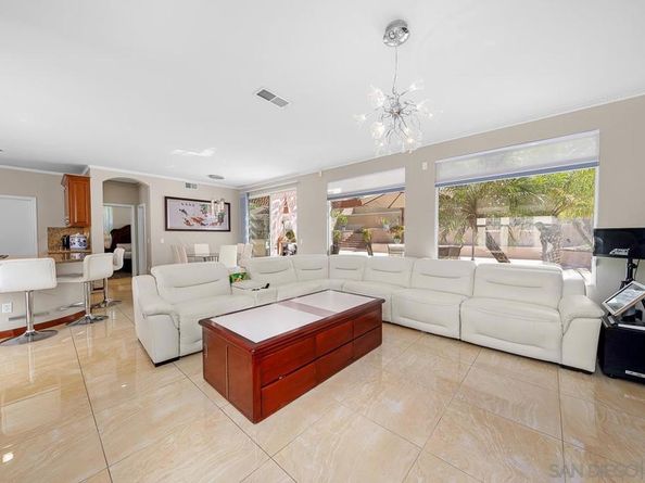 1175 Santa Olivia Rd, Chula Vista CA 91913