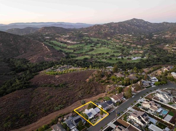 17924 Saint Andrews Dr, Poway CA 92064