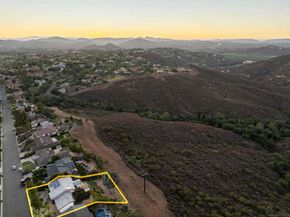 17924 Saint Andrews Dr, Poway CA 92064