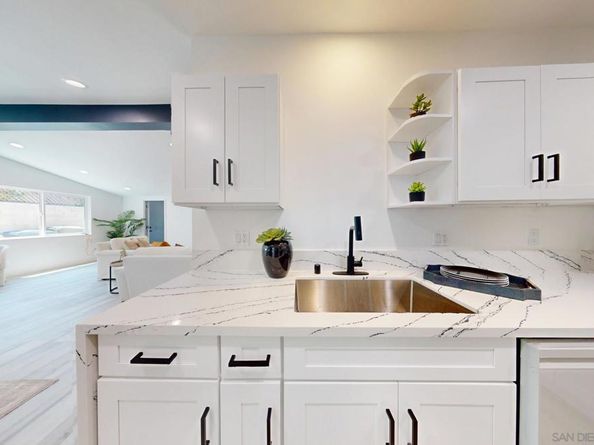 873 Towne Street, Costa Mesa CA 92627