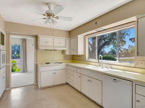 8838 La Jolla Scenic Dr N, La Jolla CA 92037