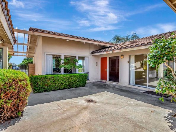 8838 La Jolla Scenic Dr N, La Jolla CA 92037