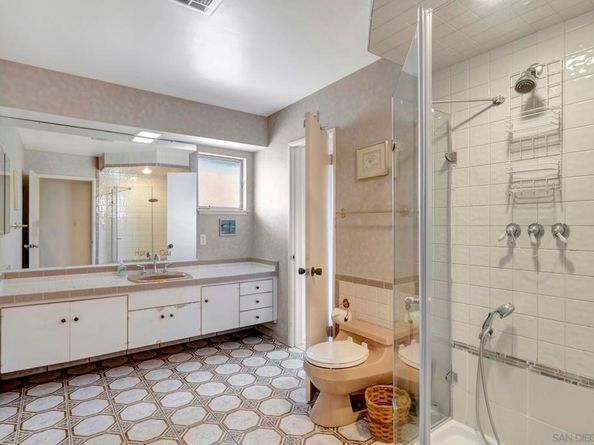 8838 La Jolla Scenic Dr N, La Jolla CA 92037