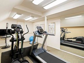 7612 Hillside Dr, La Jolla CA 92037