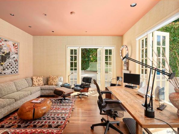 7612 Hillside Dr, La Jolla CA 92037