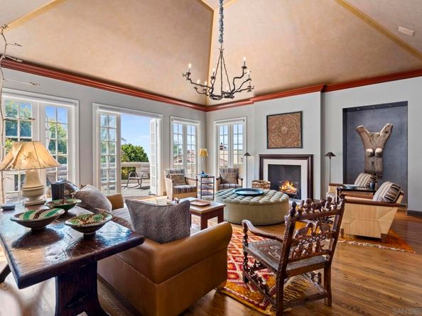 7612 Hillside Dr, La Jolla CA 92037