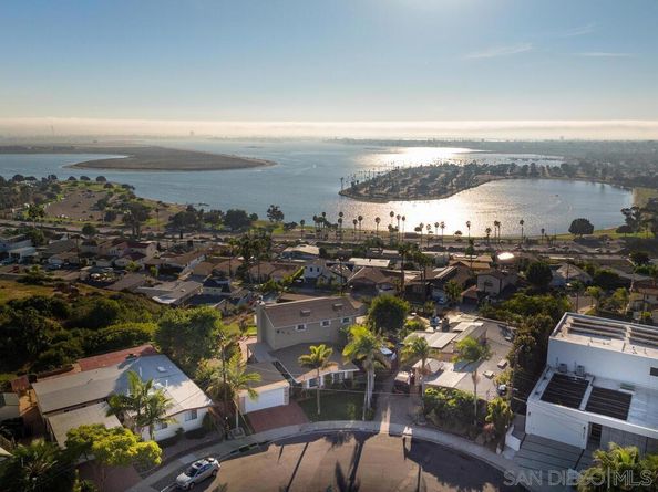 3212 Donley St, San Diego CA 92117