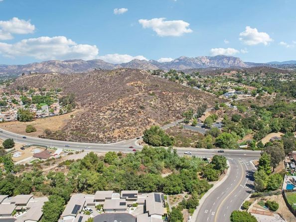 9055 Calle Lucia, Lakeside CA 92040