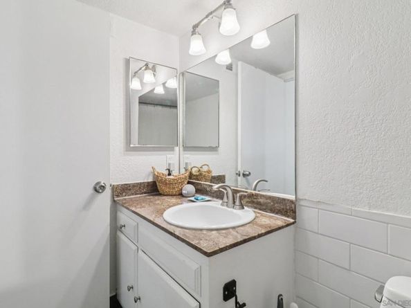 9055 Calle Lucia, Lakeside CA 92040