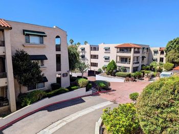 2530 Clairemont Dr