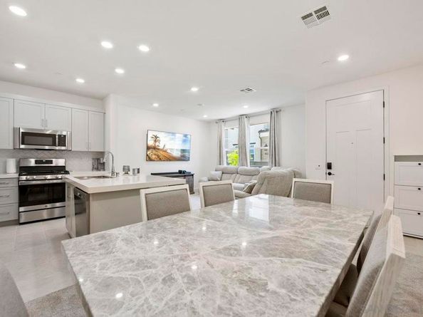 1209 Sunrise Vw 103, San Marcos CA 92078