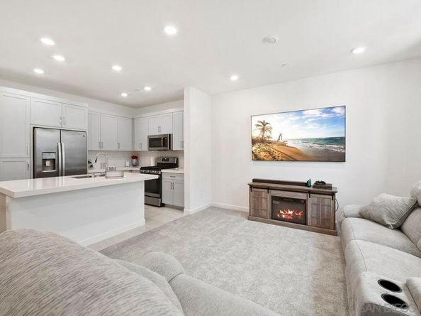 1209 Sunrise Vw 103, San Marcos CA 92078