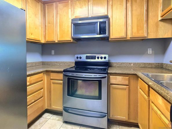 10216 Maya Linda 10, San Diego CA 92126