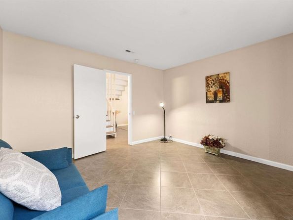 3965 Camino Lindo, San Diego CA 92122