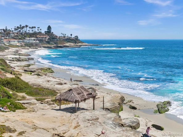 607 Arenas, La Jolla CA 92037