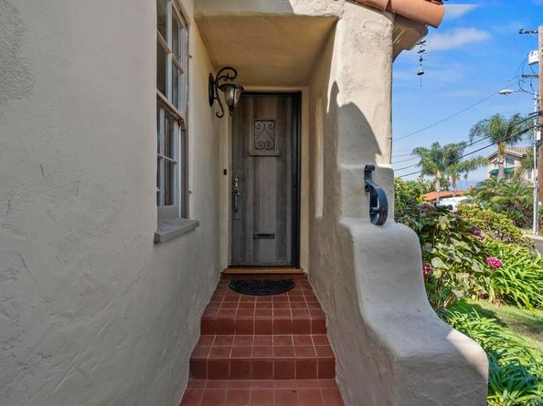 607 Arenas, La Jolla CA 92037