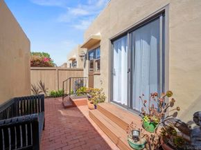 607 Arenas, La Jolla CA 92037