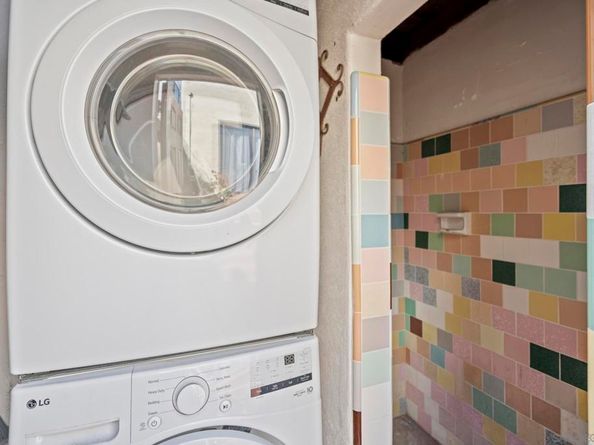 607 Arenas, La Jolla CA 92037