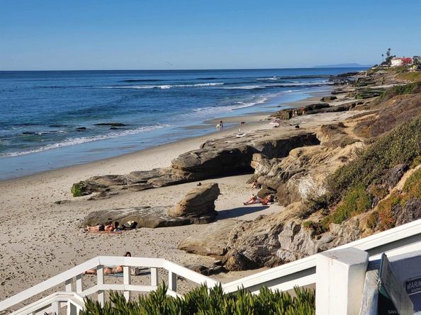 607 Arenas, La Jolla CA 92037