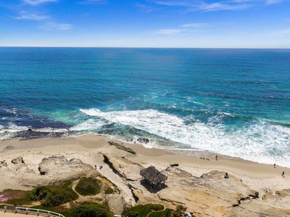 607 Arenas, La Jolla CA 92037