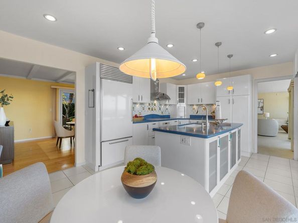 6424 El Camino Del Teatro, La Jolla CA 92037