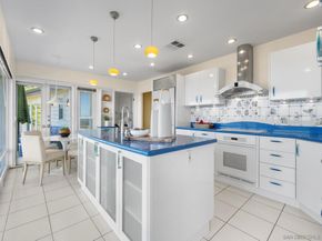 6424 El Camino Del Teatro, La Jolla CA 92037